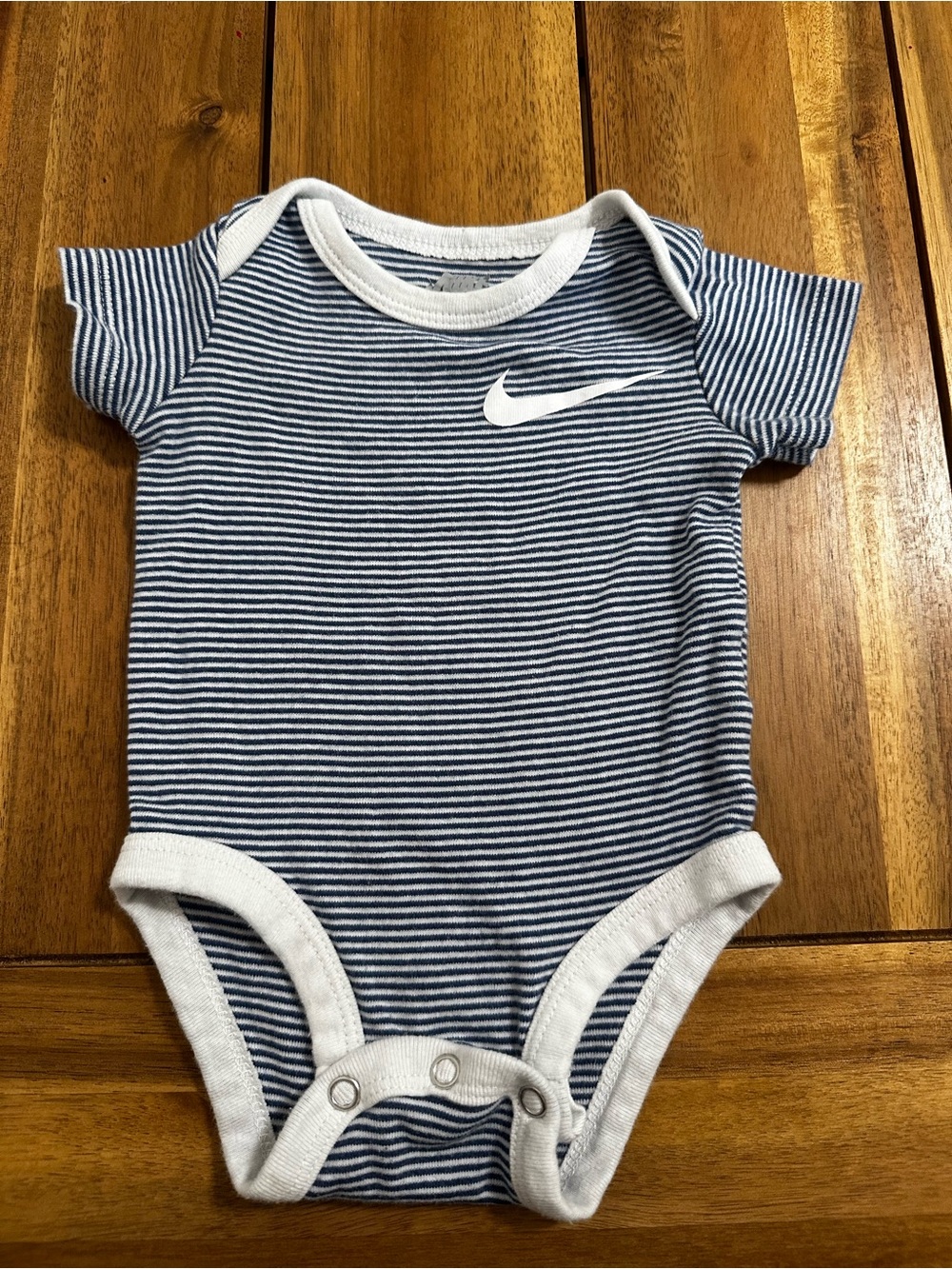 Nike Navy blue and white Baby One-Piece Bodysuit size 6m